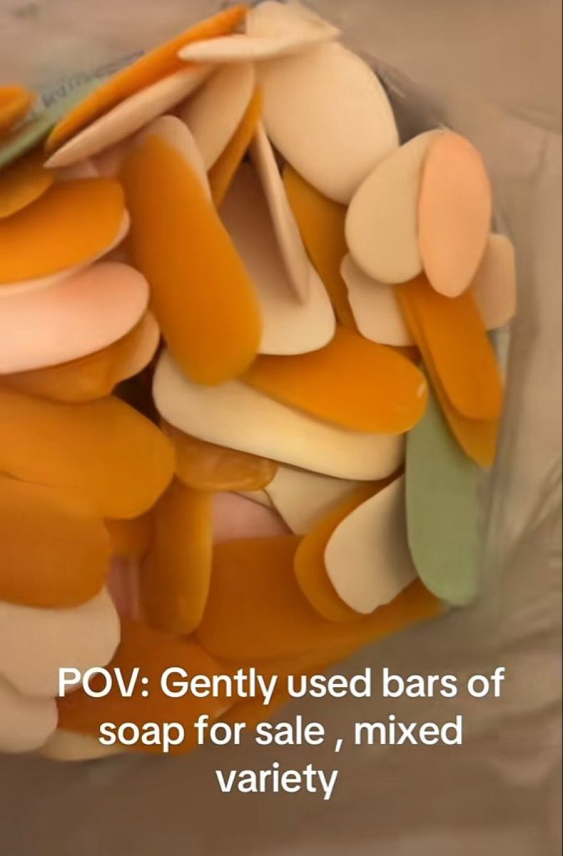 empyrealfelix's tweet photo. parang yung nagtitinda lang ng used makeup dito

kidding aside i hope we know the risk of buying/selling used makeup 😭 there's bacteria/fungi, infections DESPITE OF SANITIZING you can never fully sanitize exposed/used products 😭 

ik we need funds but PLZ think about it 😭 https://t.co/tFBSDbuVzx