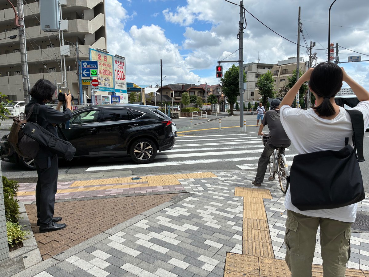 artfes_ClafT's tweet photo. ＼📢立川フィールドワークが行われました！／
フェスティバル初開催の立川エリアで、今週末に参加アーティストの上野悠河さんと戴飴霏さんによる立川フィールドワークが一泊二日で行われました✨
立川市中央図書館での資料収集から始まり、歴史的遺構巡りや街中の風景描写などから、立川の過去と現在を五感で体感して展示作品の創作へ向かっています😃！
立川プログラム参加アーティストが創り出す、3つのアートプログラムに是非ご期待ください！🕺