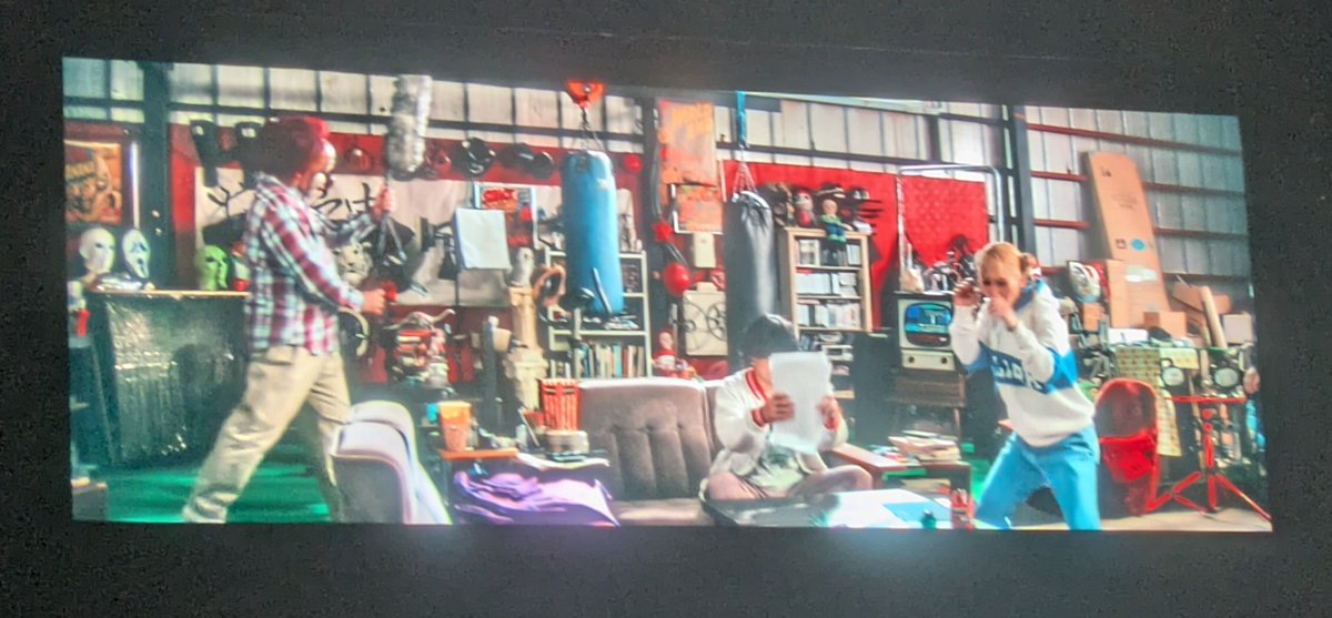 sup_kickboxing's tweet photo. SEKAINOOWARI THECINEMA行ってきました。
最悪な内容のPVだったけど、YOKOHAMABlues感動しました。

アルコールのRPGが一番盛り上がってた！ https://t.co/q4deoQAEsl