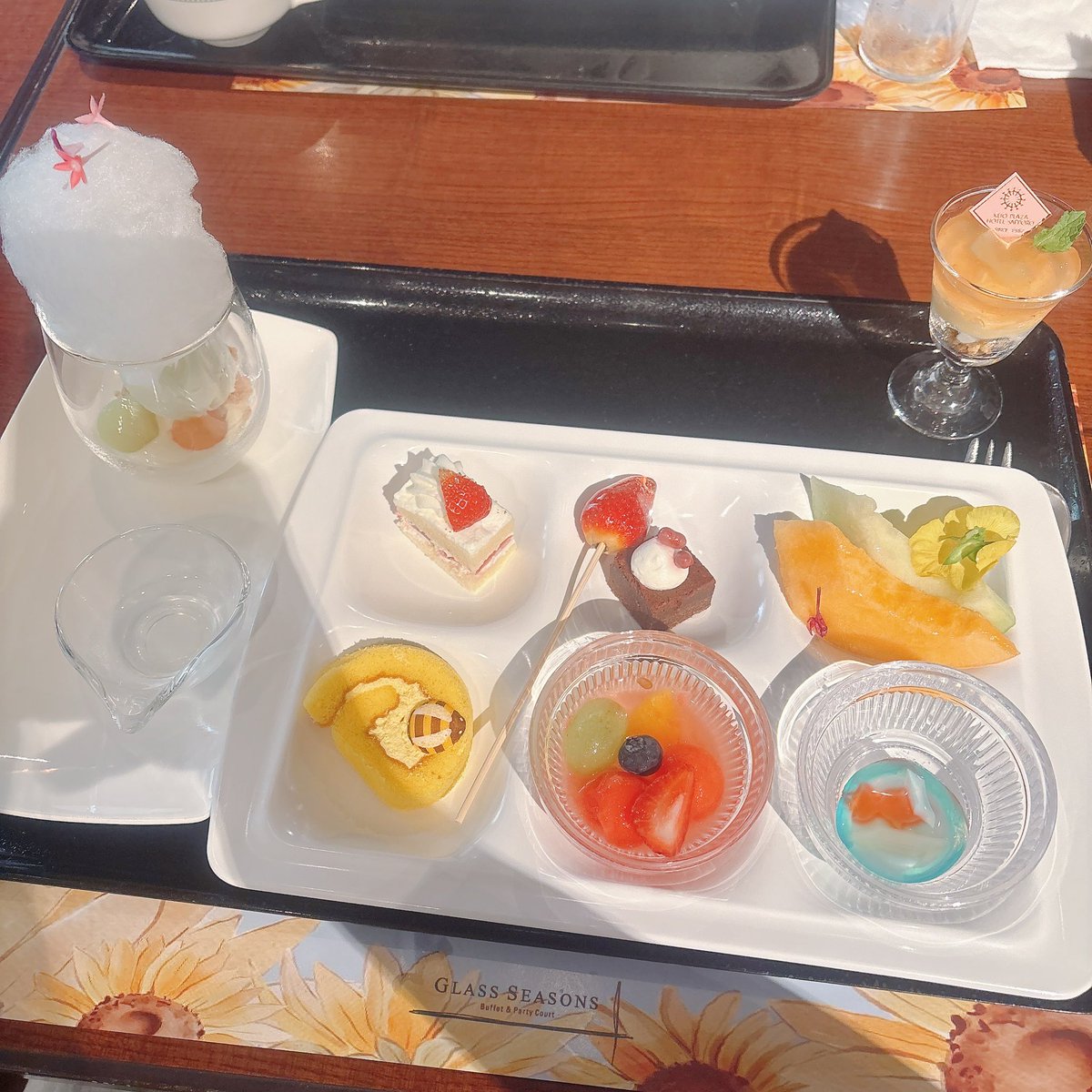 renakyoon's tweet photo. お盆休みが終わってしまう🥹
たくさん遊んだお休みでした☀️

昨日は母と札幌で1日中遊んだ👯
京王プラザホテルの夏休みランチビュッフェ美味しかった🧡

今日は洗濯機5回回して洗いたかった物片付けたり家でゆっくり過ごした🦭

お盆パチスロはかなり負けたから次の土日からまた頑張る😂 https://t.co/5h199tLVvN