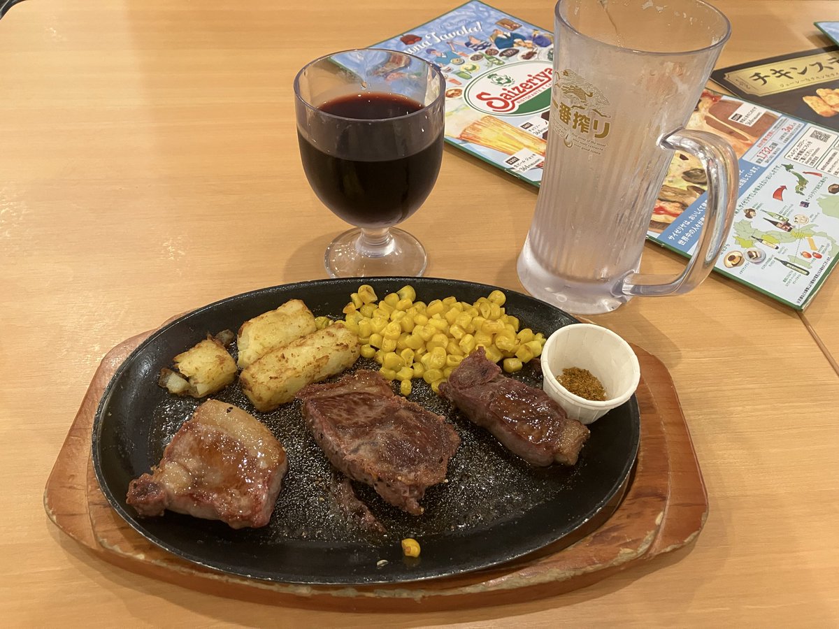 itachary's tweet photo. 当然3401もしたくなりました
周りカップルしかいないけど、なんもねえ、聞いてれば何も無くても生きていける気になる
#忘れらんねえよ https://t.co/wHnJiZbwQn