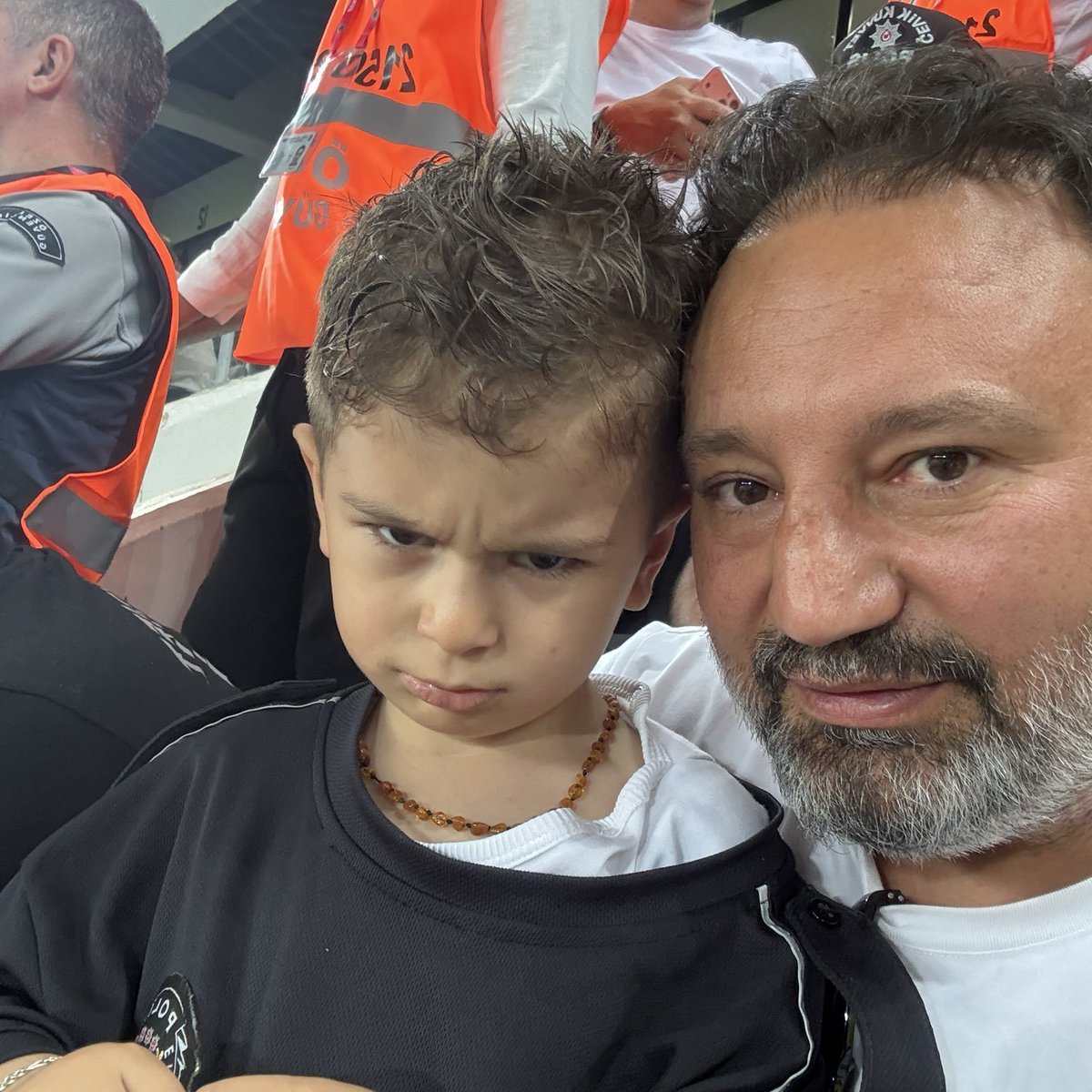 bosunatiklama's tweet photo. SON DAKİKA | Minik Fenerbahçeli taraftarın formasını çıkarttıran Gençlerbirliği taraftarına ev hapsi verildi. https://t.co/TOxHI4plZz