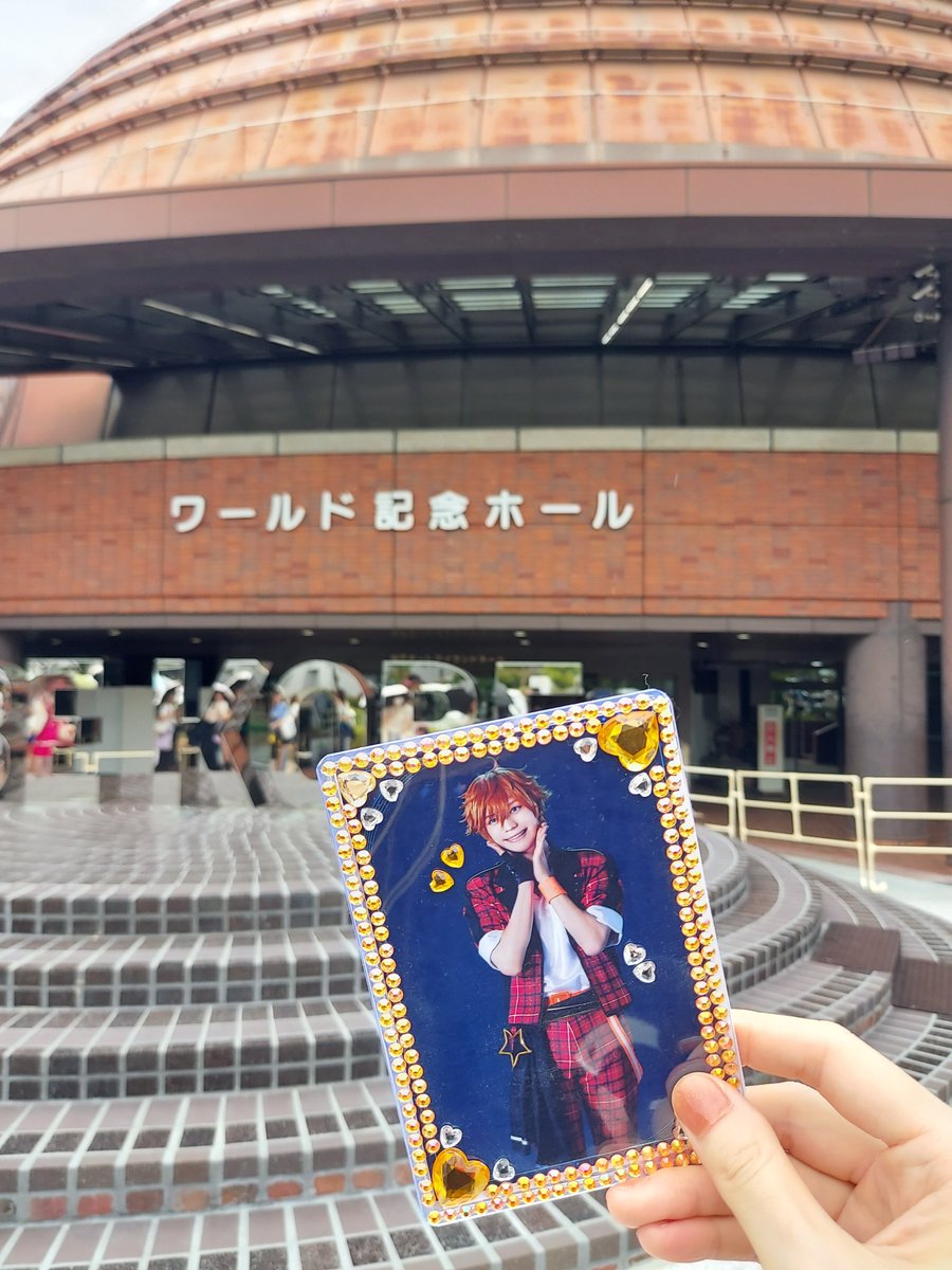 leaf_99818's tweet photo. あんステ神戸3ステ✨️✨️✨️
スバルくんキラキラで可愛かった💕💕💕昼公演気付いてもらえたので最高にHAPPY✨️✨️✨️ https://t.co/pO8azBxFyB