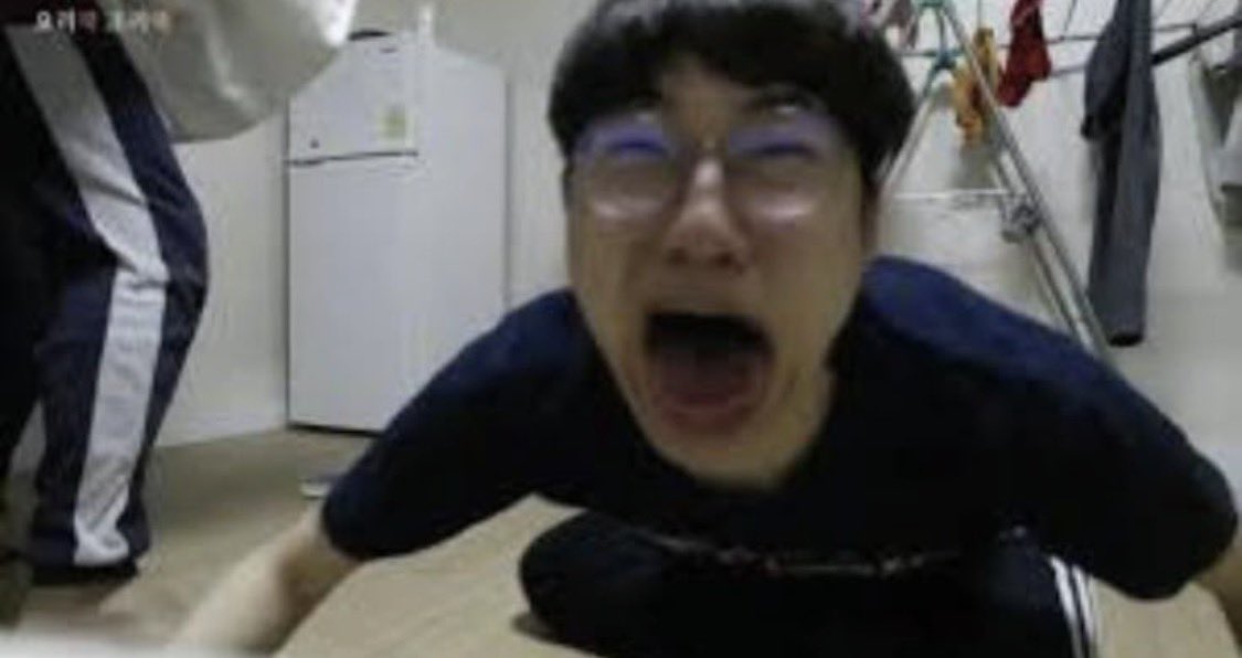 dinos_47's tweet photo. 진짜 개슬퍼서 짐승될거같음...지민아ㅠ https://t.co/HGihSKRBhq