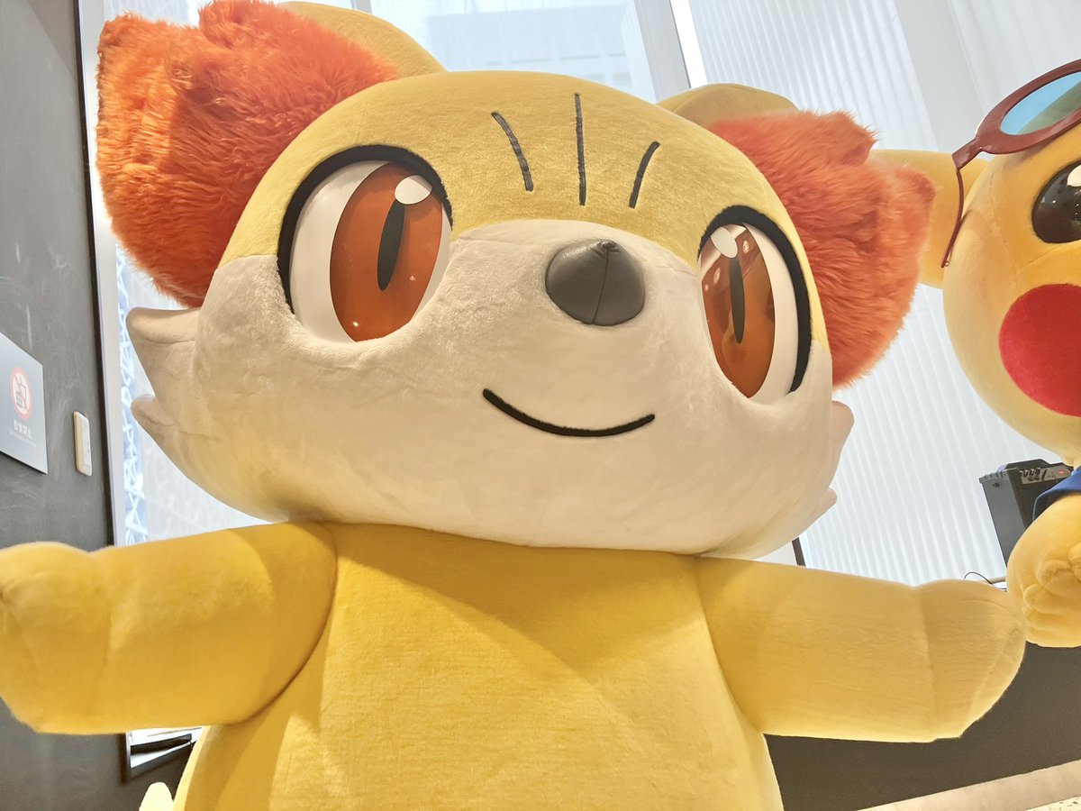ev_tchi's tweet photo. フォッコちゃんにも会えたよ〜✨
ぽにぽにでめっちゃかわいい💛 https://t.co/XbWygdb60j