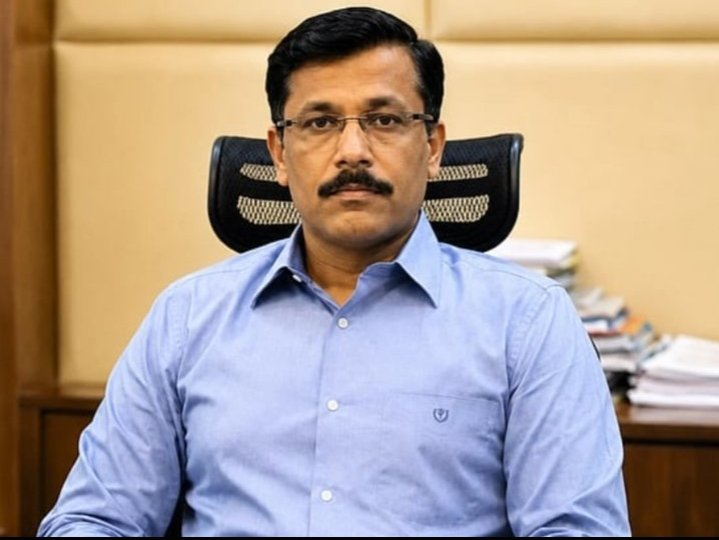 Hemangini30's tweet photo. दलित कुर्सी पर बैठेंगे तो देश को आगे बढ़ायेंगे। चूनमंगे कुर्सी बैठेंगे तो सिर्फ अपनी जेबें भरेंगे। https://t.co/SZxVxgUDnl