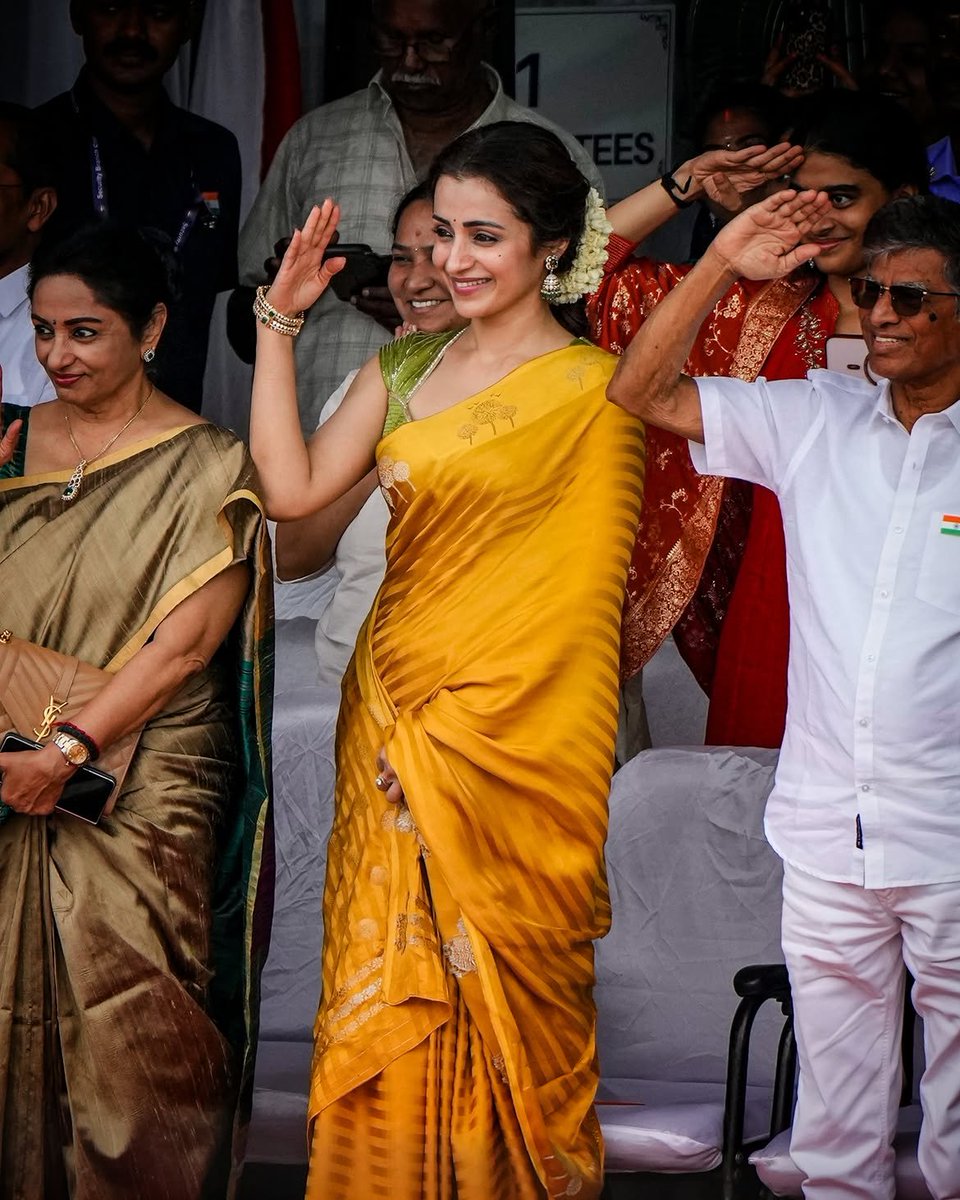 trishaoffl's tweet photo. 💛

@trishtrashers 📸
#Trisha #Trishakrishnan https://t.co/miSHktJRJl