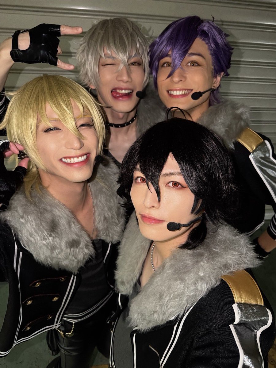 chihirookutani's tweet photo. 『あんさんぶるスターズ！THE STAGE』
-10th Anniversary LIVE-
これにて全公演終幕。

ずっとこの時を待ち続けてくれて
そしてパワーをくれて
本当にありがとうございました！

この4人であの時のように
またステージに立てて毎日が幸せだったよ。
またどこかで会える日まで。

またね♪
#あんステ https://t.co/HIvOw23rXI
