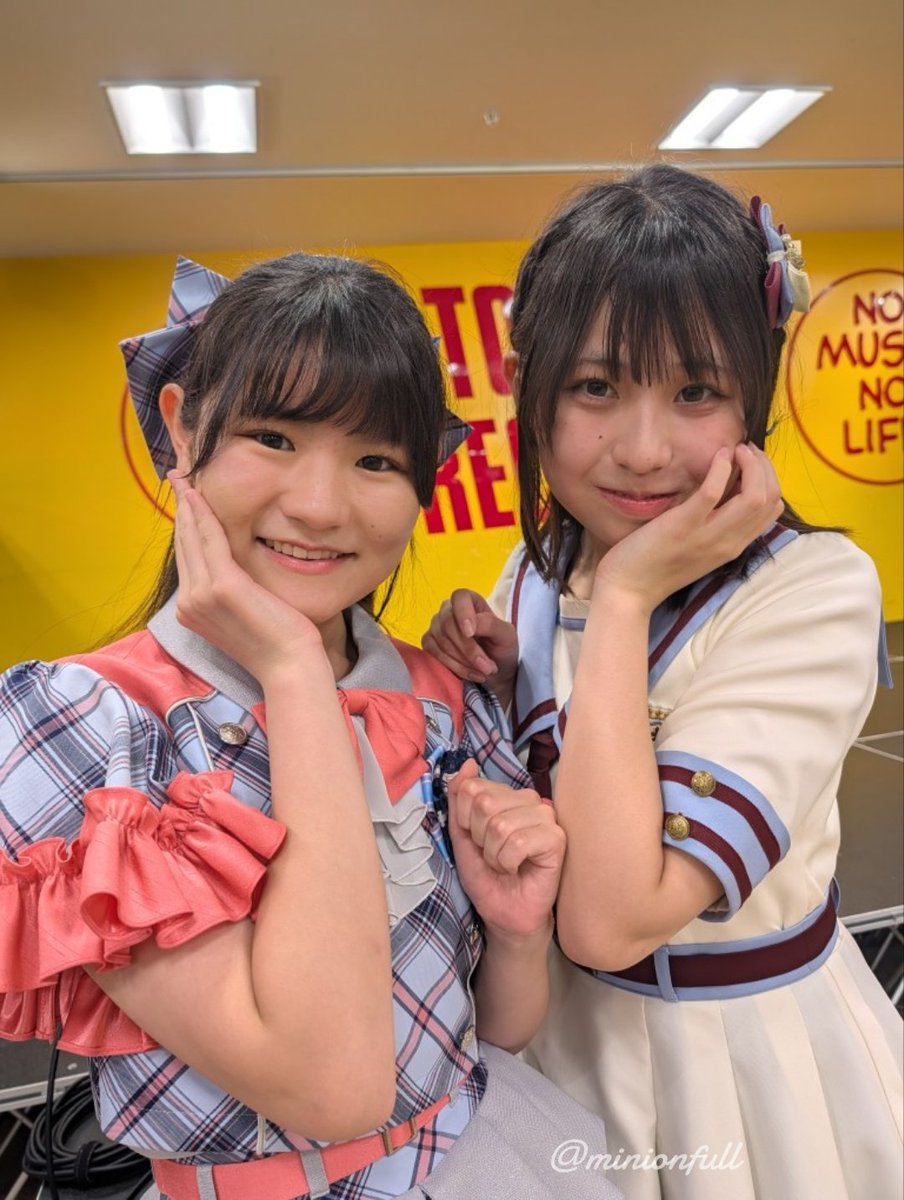 minionfull's tweet photo. #ナナフル #ハレチャム 合同リリースイベント 錦糸町パルコ  2026.08.16 2部
さほてぃー🐰とあおまる🔵
さほてぃー🐰とももちゃん🍑
お姉さんなさほてぃーの表情が🧡
フレッシュな2人💕
#大野田咲穂  #畠山青葉 #塚田百香 https://t.co/uZF0UpnQD7