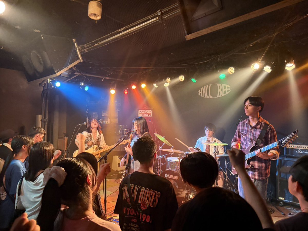4ya_band_'s tweet photo. 8/15 モンゴリアンエイリアンズ pre. 
めっちゃすごいフェス2026
メメ「雨天決行」リリースツアー

貴重な経験をさせていただき
本当にありがとうございました😢
大先輩たちのように見ている人の心を動かすライブができるよう頑張ります🔥

photo by @photo_okina https://t.co/tc64U2YAyp