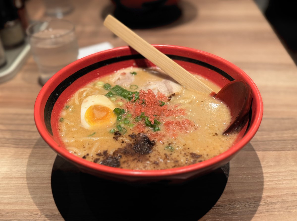zeplin_k's tweet photo. 新千歳空港✈️
海老ラーメンも美味しいし、お土産もたくさんあって大好きな空港。
じゃがポックル可愛い、蟹は成約済み、
謎にコスモスポーツと787Bがあった笑
でも子供たちはランボを買ってた https://t.co/7Pn4NvoNZB