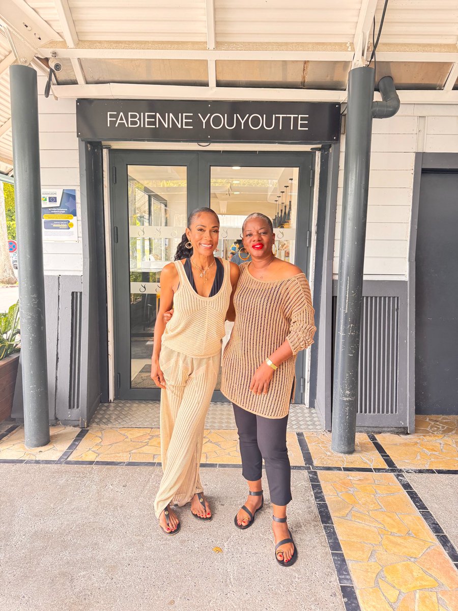christine_kelly's tweet photo. Chefs d’entreprise, ingénieur, commerçants, Ces Guadeloupéens tous si chaleureux qui aiment leur pays merci pour ces échanges 💋👏🏽💋 à lire @leJDD https://t.co/Pqhl2cDE6j