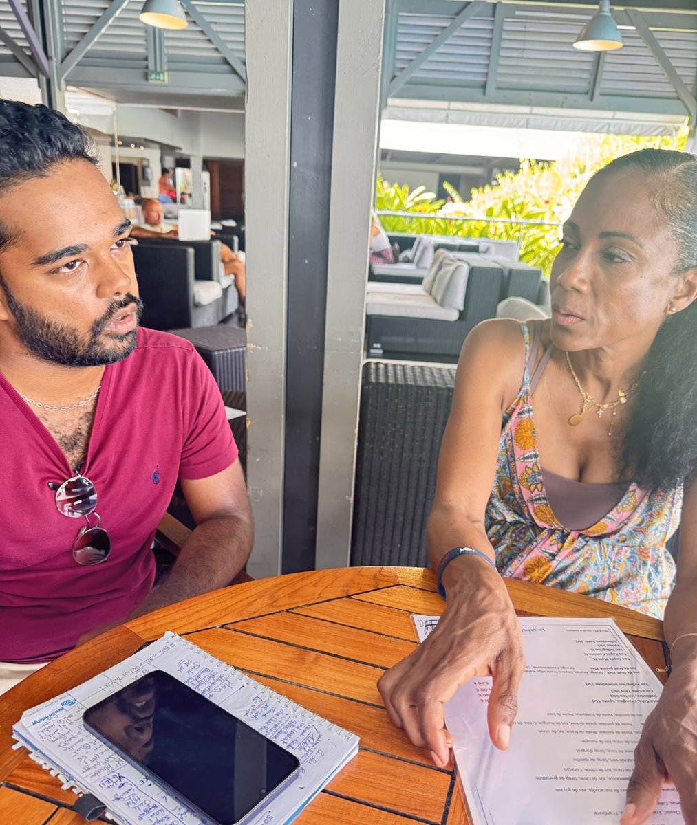 christine_kelly's tweet photo. Chefs d’entreprise, ingénieur, commerçants, Ces Guadeloupéens tous si chaleureux qui aiment leur pays merci pour ces échanges 💋👏🏽💋 à lire @leJDD https://t.co/Pqhl2cDE6j