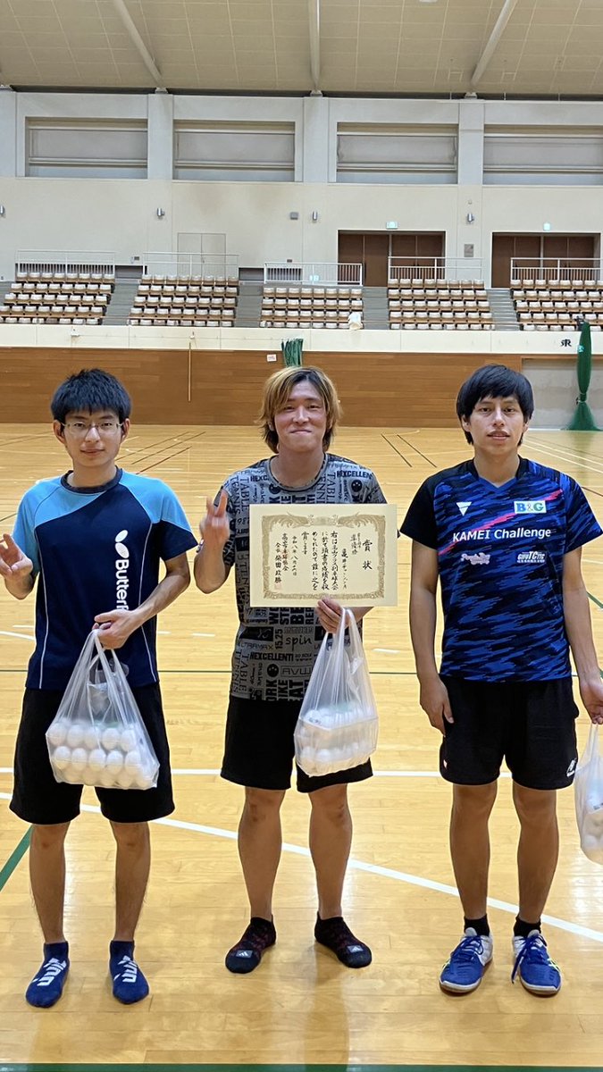 sonigeki's tweet photo. 高山オープン団体準優勝🥈
味方強くて安心感ある
卵30個は多い🤣
準決で関商の子に僕も勝ったので今年は貢献しました https://t.co/ncOkjpCUGO