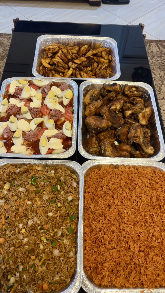 Ddscuisine's tweet photo. GHC1,200
A pan of Jollof
A pan of fried rice
A pan of grilled chicken 
A pan of kelewele
A pan of Ghanaian salad
Feeds 10-12 people 🤭
Perfect for parties and hangouts!
Dm, call or WhatsApp 0558415732 to order! https://t.co/Oh41esEPmq