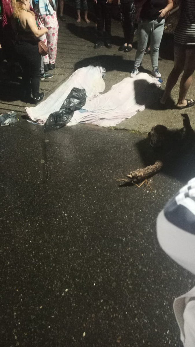 NicmerEvans's tweet photo. Lamento las terribles consecuencias de las lluvias en Caracas. 
Para las autoridades siempre hay una excusa, los fenómenos naturales no son predecibles pero si son previsibles, pero para eso hace falta planificación, educación, vocación de servicio público y cero corrupción. https://t.co/Y9s6Kfi7DZ