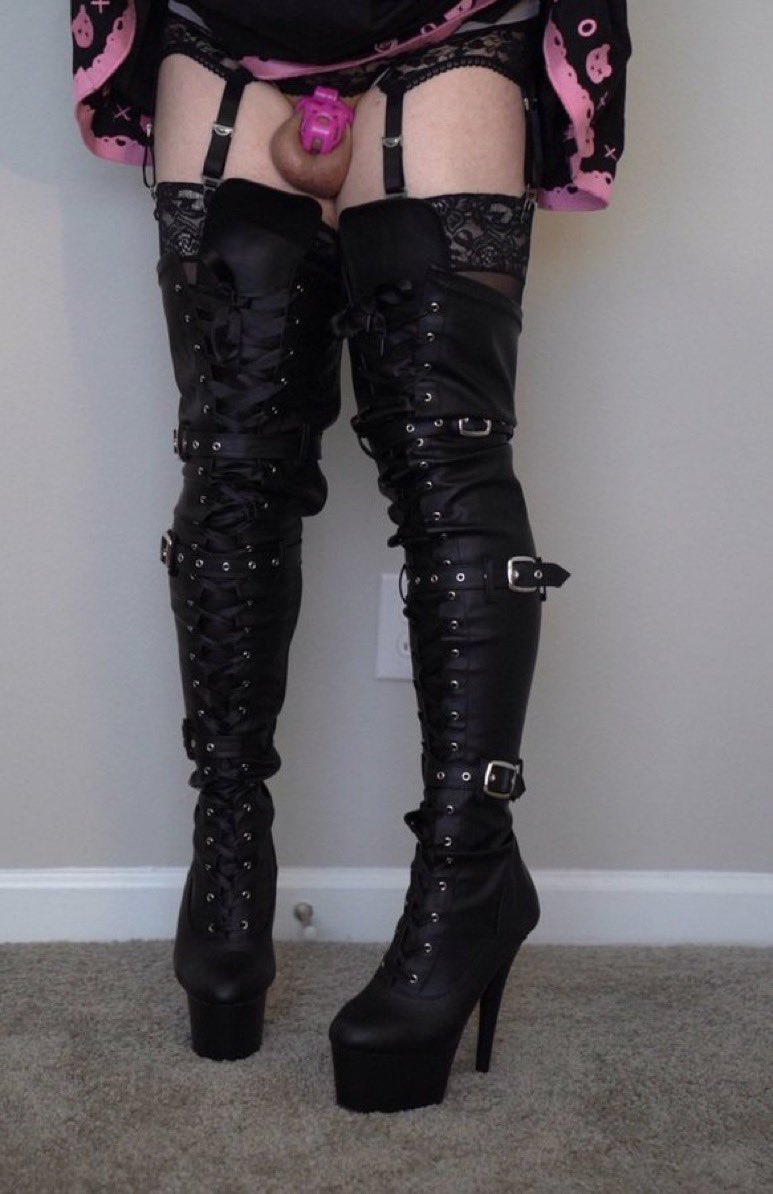 lilsissydolly's tweet photo. Once again showing off my cage, we are at 90+ days locked lol https://t.co/FrQjruAniJ