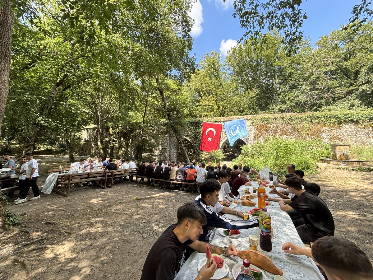 SametKaragl25's tweet photo. İstanbul Ülkü Ocakları 3. Bölge Başkanlığı olarak, Bölge Ocaklarımız ile bir araya gelerek piknik organizasyonumuzu gerçekleştirdik.

Tüm gençliğimizi programlarımıza katılmaya, Ocağımıza davet ediyoruz🇹🇷

@ayyildirim1 
@Aalparslandogan 
@MuratYukselMY https://t.co/qExCRwVlO1