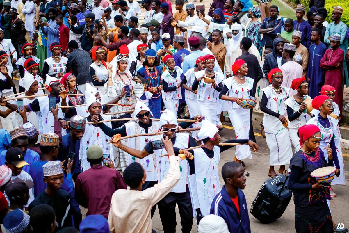 BashirAhmaad's tweet photo. The Ahmadu Bello University Annual Carnival has always been a captivating celebration, beautifully showcasing our rich and diverse culture and heritage. What a truly remarkable celebration of our heritage. #ArewaHeritage https://t.co/qutJ008mmB