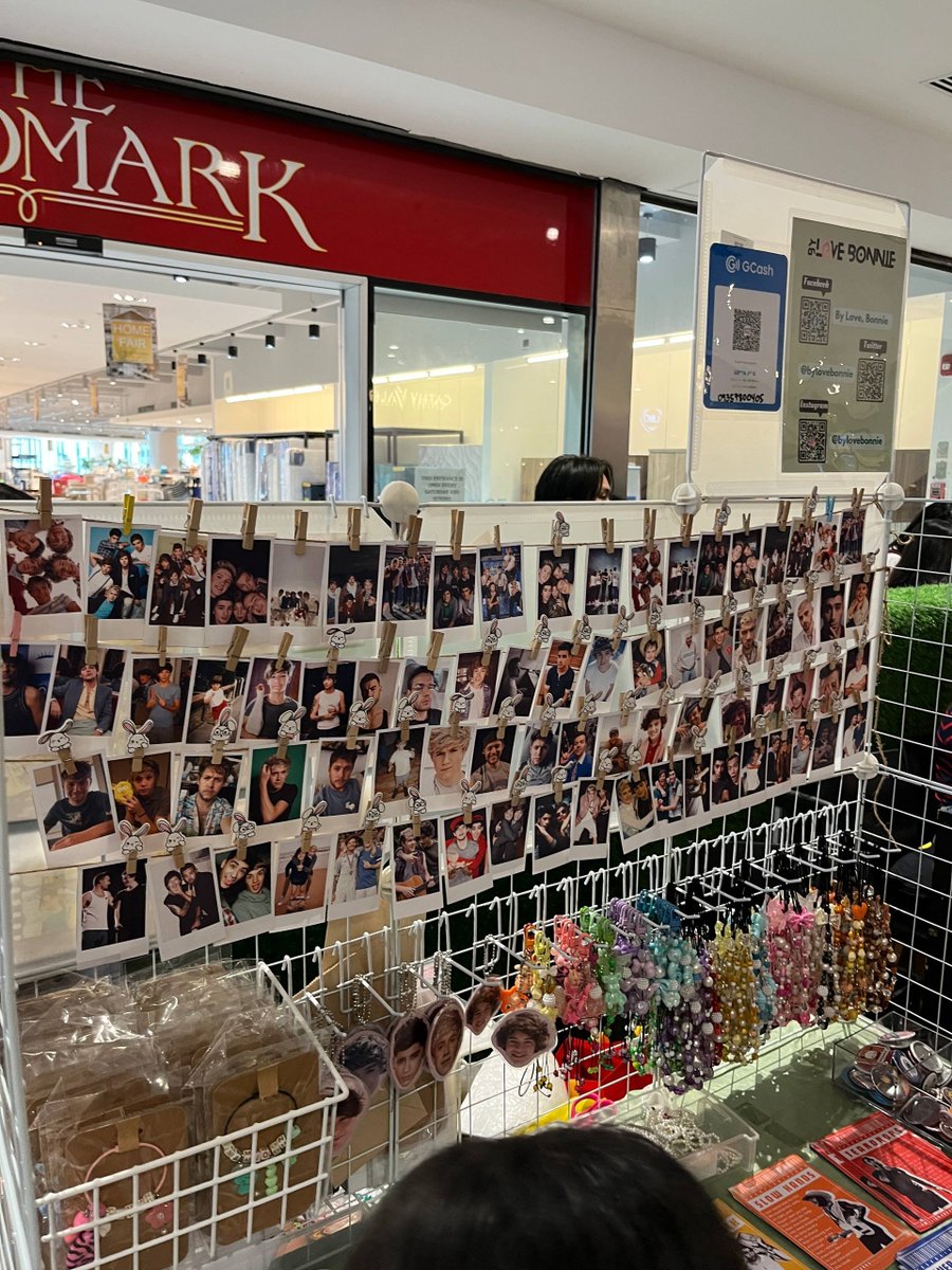 bylovebonnie's tweet photo. Post event posting π
Di nakapost kanina kasi ang dami nyo!
Thanks for visiting our booth, Directioners! Some items where sold out. π₯Ή
Thank u @TEAMLOUISPH @NiallOfficialPH @HarryPromoPH @LIAMPHL @ZJMPHL for organizing this event!
Happy 16 years to us!
#16YearsOfOneDirection https://t.co/O9i7yPdoUa