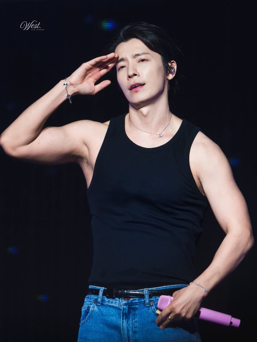ShaleHaeHae's tweet photo. ALIVE in Macau

hottie 🖤                               baby 🩷

#DONGHAE #동해

cr. west.ianson https://t.co/dpq81NvibV
