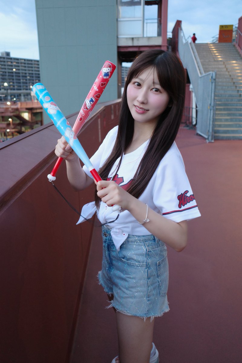 yamamoto_anna_'s tweet photo. 2日間マツダスタジアムに
カープの応援に行ってきました〜！❤️

シナモンくんユニホーム🩵

どっちも勝った〜💪🏻
登場曲をイコラブに
してくださってる斉藤投手の
本拠地初勝利とプロ初安打も見れて
うれしかったです🥺✨

それ行けカープも見れたよ🎶 https://t.co/zFXcBK9jum