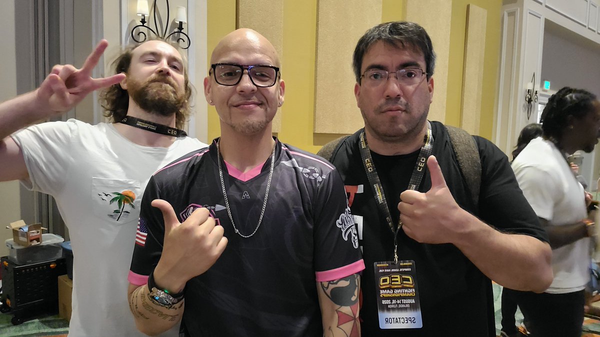 OnlineTony_213's tweet photo. Forgot to say I got 13th in USF4 at CEO
2026! 
It's always fun to play this game regardless of me never playing it at home as much. Good to see it very alive at @CEOGaming.
Congratulations to top 8
Pics with USF4 community. 
#fgc https://t.co/74wTWnK8rt