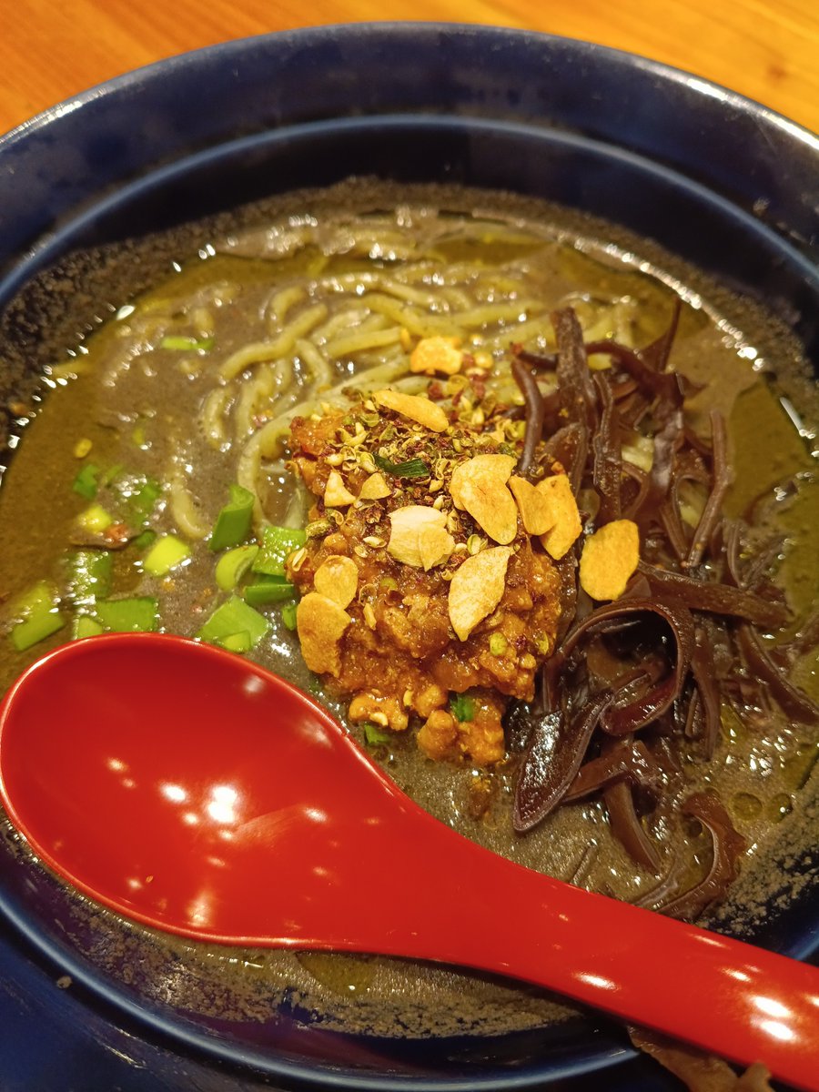 XOMTOM's tweet photo. とりあえず山椒・味噌タンタン麺と、キンキンに冷えた三ツ矢サイダーで、プチ打ち上げです🎉 https://t.co/deWNHYBfUw