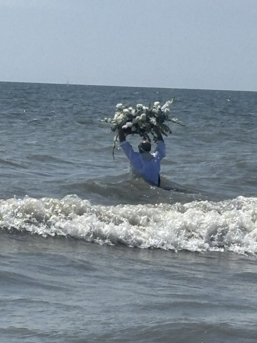 jswanson524's tweet photo. Early morning short-range workout down the shore at Ocean City High School. 🌅🏈

Then off to Mass and the Blessing of the Ocean with Father Pete. 🙏🌊

Football, faith, and a great start to the day!
@CoachJoeNieves 
@CoachOMcKinley 
@coachHags15 
@TimMathisCU 
@Coach_LukeRoth 
@BrettBrice6 
@GyreneFootball 
@PointFootball