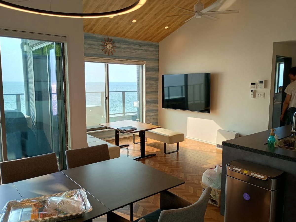 rapu0916's tweet photo. 長野、東京、横浜からそれぞれ彼氏と親友達が来てくれて関西住みの友達達と大合体SPにて10人で淡路島🌺🏖️良い夏だったな〜💖🎶 https://t.co/tT6JBKgYWG