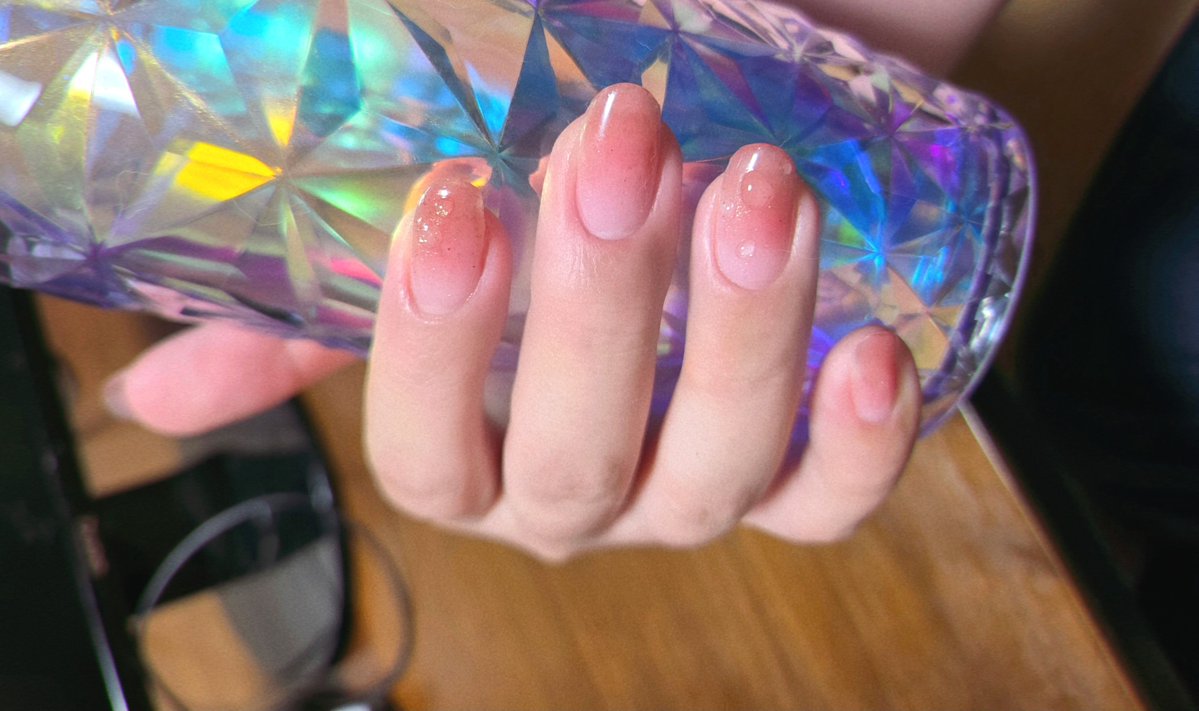 terak0420's tweet photo. 今回のネイルは桃っぽい感じにしてみた🍑
グラデーションパレット便利💅 https://t.co/rAlMKA7T43