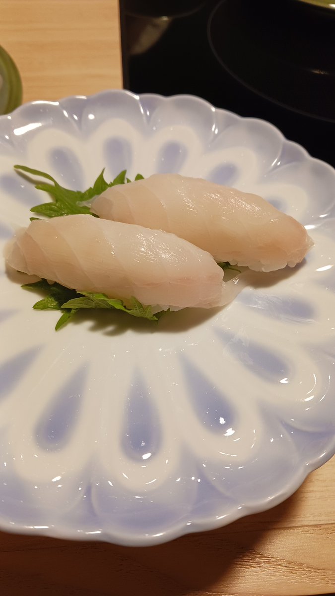 hyperranran's tweet photo. 友達とふぐのコース料理行ったよ〜
お刺身も鍋も美味しかったよ🥰
#兎未るき https://t.co/8rpTWfRHtx