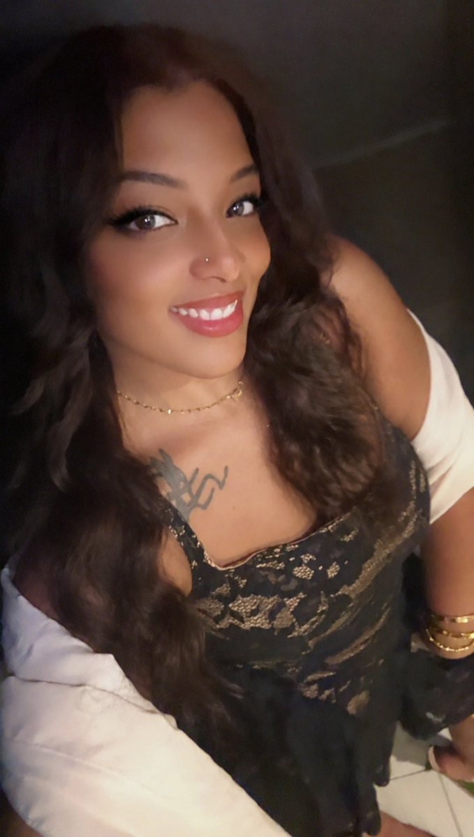 emoprincessofny's tweet photo. Carnegie Club Frank Sinatra Saturdays 🤍🍸✨ #CarnegieClub #NYC #PrettyGirl https://t.co/HwEUoY9A8l