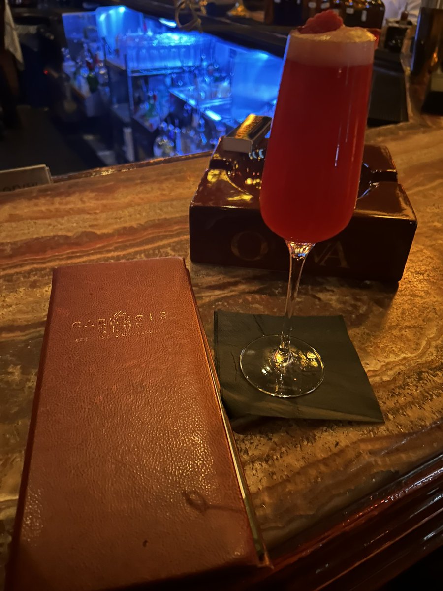 emoprincessofny's tweet photo. Carnegie Club Frank Sinatra Saturdays 🤍🍸✨ #CarnegieClub #NYC #PrettyGirl https://t.co/HwEUoY9A8l
