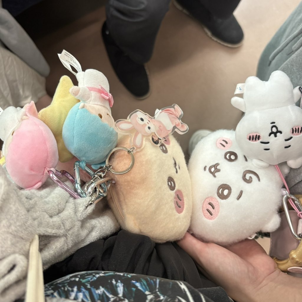 hina__sum's tweet photo. 今日1日最高にハッピー☆彡
・姫奈ちゃんとお話できた
・くりまんじゅう一発でげっと
・櫻坂のライブ最高だった

きっと朝から姫奈ちゃんに会えた幸せを全部ハッピーに還元できた,,>᎑<,,★
 #hinadanitalk  #岡本姫奈 
  #櫻坂46  #守屋麗奈 https://t.co/91hnIfhy8C
