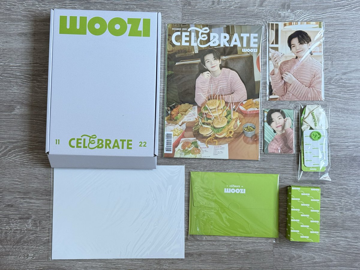 247GOs's tweet photo. WTS Seventeen 

Woozi birthday box RM30
woozi photo frame RM15
Seventeen membership kit RM15
Seventeen best album RM75

Please expect album have dent/scratch/damage

DM only if agree to buy
#pasarseventeen #pasarsvt https://t.co/jaXy7mNK5A