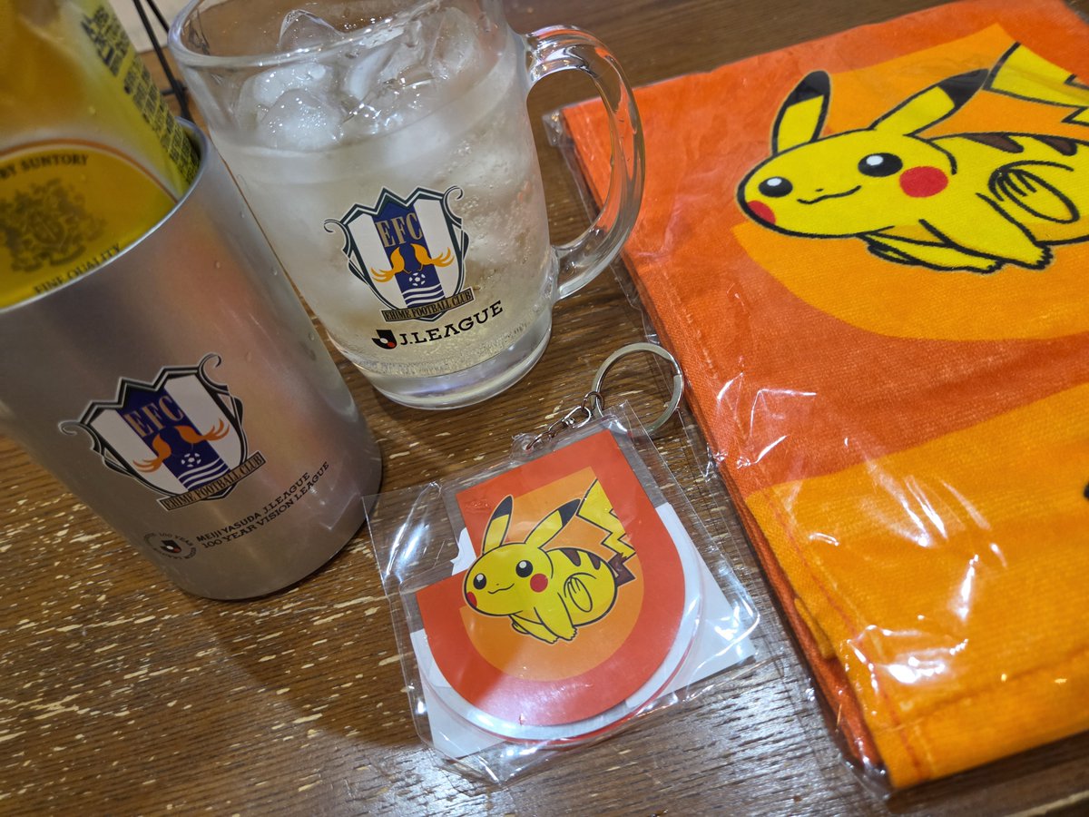 EFCHS1980's tweet photo. 帰宅。
久しぶりに連れていった海外サッカーしか見ない長男が｢愛媛うますぎ日野やばすぎ｣と褒めてくれました。
鳥取がしっかり強くてあせった。14番やばかったな。いい選手やったわ。
後半に強い愛媛FCかっこいい。夏休みファイナル最高で��た。 https://t.co/RrP5dIwMUS