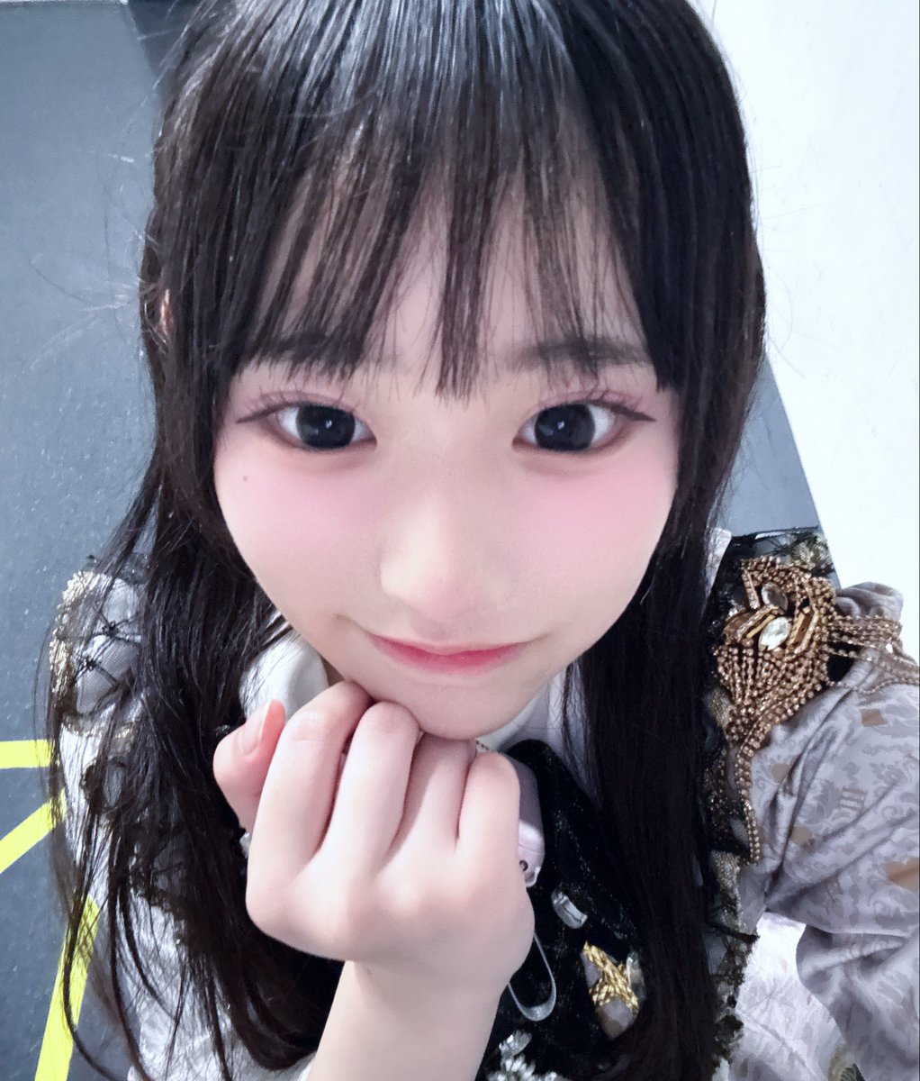 Milk_nonfic's tweet photo. 『HEROINES SUMMER2026 DAY2』にお越しいただきありがとうございました🎐꙳⋆

今日ステージに立った時、いつもよりお客さんが多く見えてとても楽しいライブができたの！！

白ペンライト振ってくれてた方ありがとう！🥺 1人でも多くみるくのことを好きになってくれてたら嬉しいなᜊ(*´˘`*)ᜊ

🤍ランチェキゲットしてくれた方ありがとー！！！何が違うかわかったかな？！
これからもゲットして損ないチェキを販売したいって思ってるからみんなゲットしてね(^_ _^)♪

👇🏻ドアップみるく