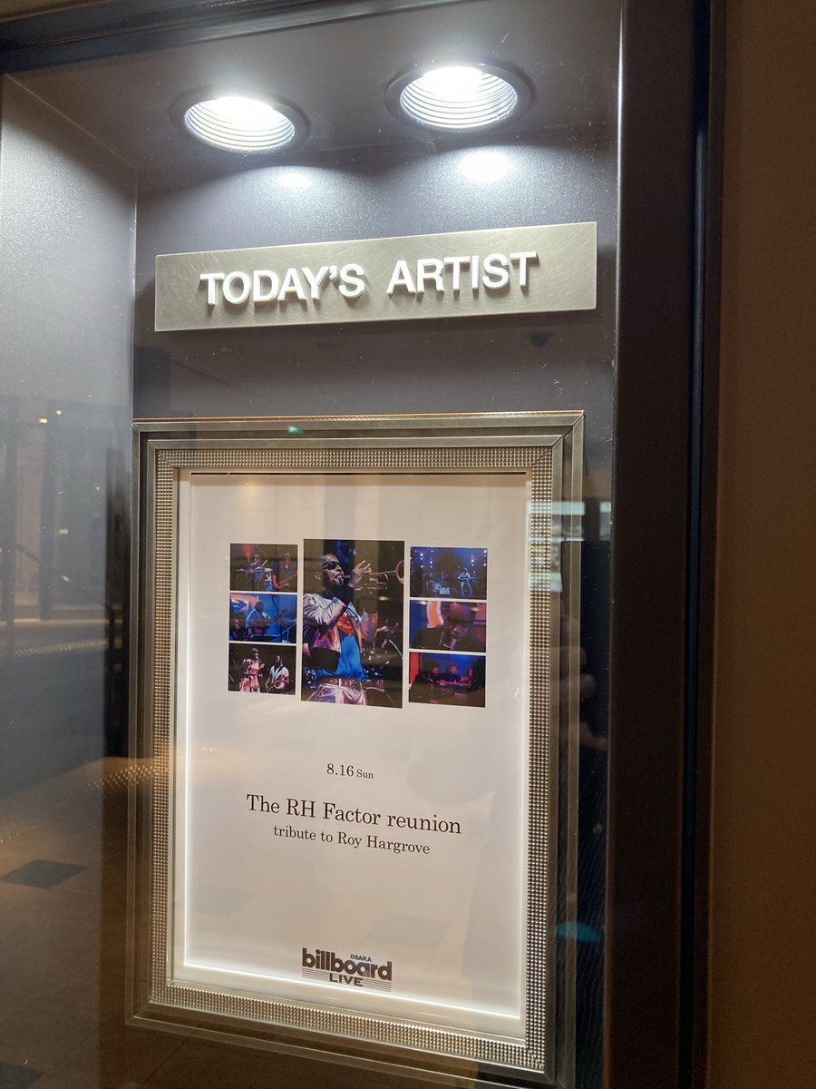 Truncata1's tweet photo. Billbord Live OsakaでRoy Hargrove’s the RH Factor reunion😊

もう最高！！！🚀

J Thomas（ds）
K Anderson（ts）
B Sparks（key）
R Neufville（vo,key）
W Tucker（tp,vo）
B Williams（as）
J Marshall（bs）
B Hargrove（key）
T Parsnow（g）
R Washington（b,vo）
W Jones III（ds）

🎉🎉🎉 https://t.co/1S3SAIB7eP
