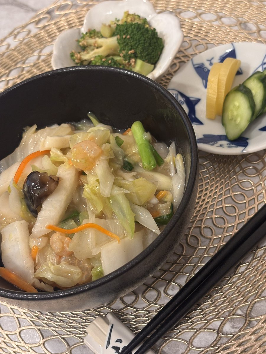 smileeeee032's tweet photo. 夜ご飯は中華丼
明日からまたお仕事頑張ります😌 https://t.co/4o7To5Jk6p