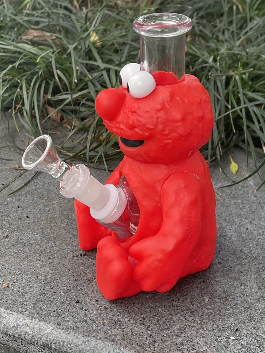 YHSsmoke's tweet photo. YHS New piece: Elmoโค๏ธ๐
#yhsglass #yhsdesign https://t.co/7nTK7fyZhV