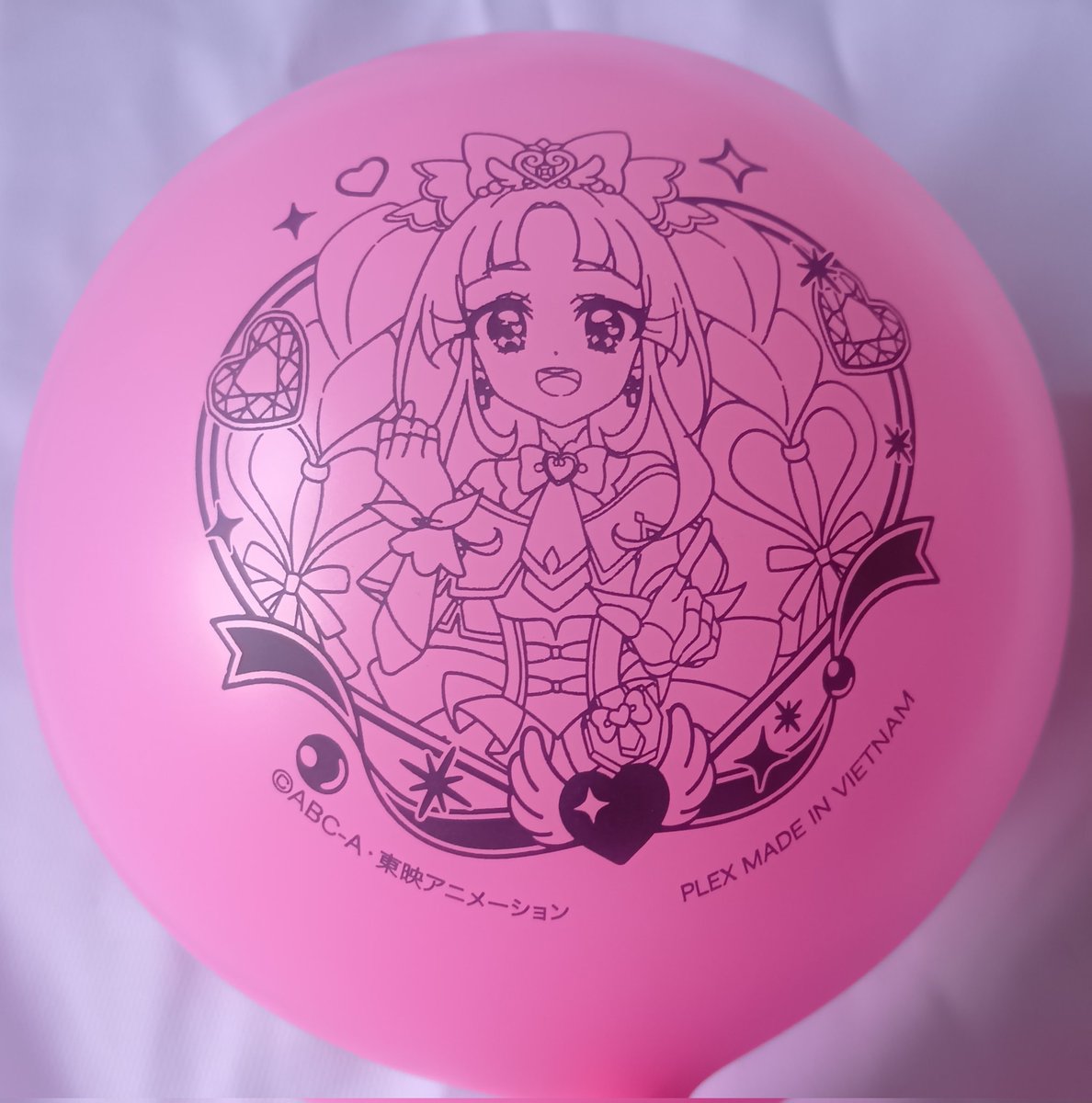KAISHU_1019's tweet photo. 先日この風船を膨らませて軽く抱きしめた時に少しドキドキしてしまったのですが、みなさんは好きなキャラクターがプリントされているイラスト風船で遊んでいる時にドキドキしてしまった経験はありますか…？ https://t.co/Cu40K1nGfD