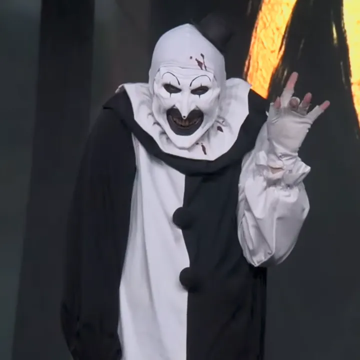 worsteve96's tweet photo. After Art’s arrival, I think BHVR should decrease the number of licensed chapters and focus more on original content for the longevity of the game.

Since the 8th Anniversary, we’ve seen 8 original chapters (3 of which were solo survivors) and 12 licensed chapters (13 if we count Art), with 2 of those being solo survivors.

Eventually licenses will run out...