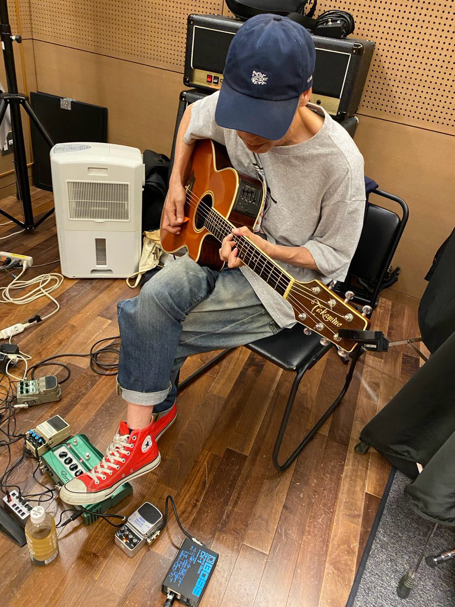 sxgxr1's tweet photo. 本日は朱糸練習でしたー
3人で揃うのはかなり久しぶりでした。
俺以外の2人は揃ってちょいちょい練習していたのでハモリも良い感じに笑楽しい笑
ここの練習場所は音響と部屋の響きがめちゃ良い！ライブ予定は入っていません！お誘いあれば宜しくお願いします！ https://t.co/ag9Y5gKTNZ