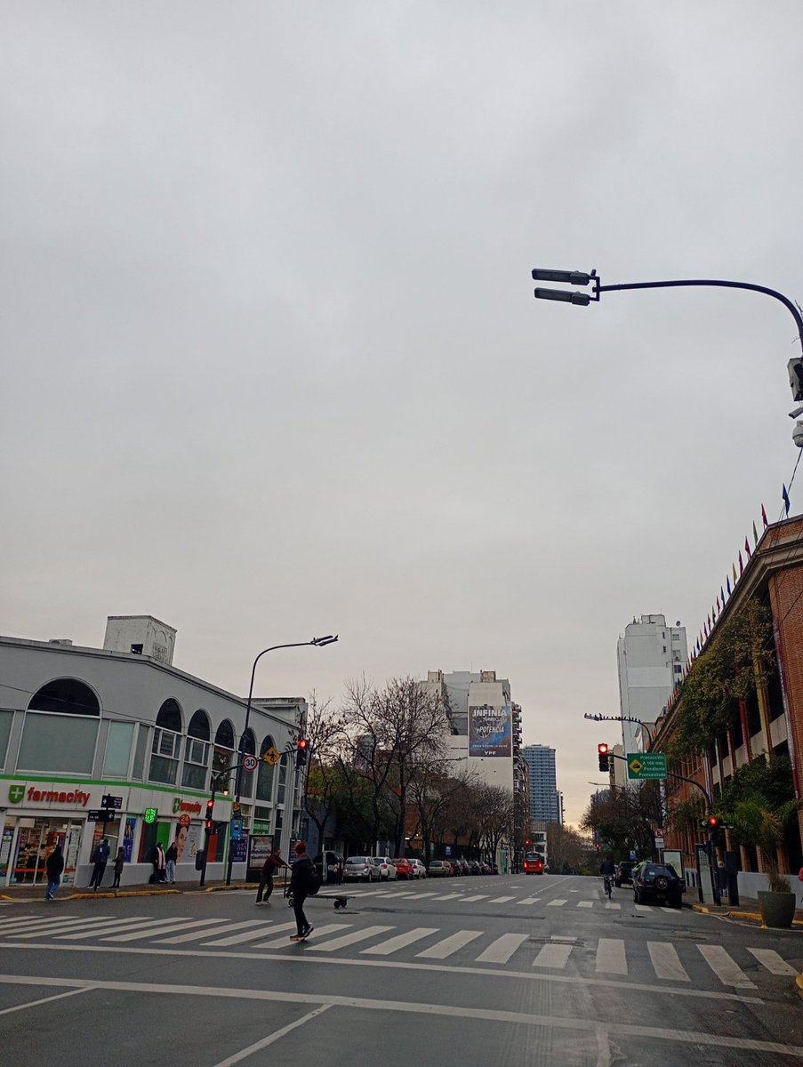 JC_sxxi's tweet photo. Estos son cielos normales?
En dónde están las nubes entonces?

Es una sábana gris

Será que a nadie le llama la atención. Ni los 3 meses de cielo tapado tampoco. https://t.co/HvGBAWy9ZM