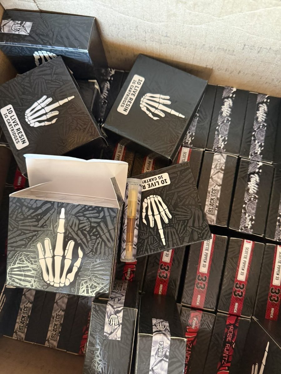 Globalpluglapac's tweet photo. FU 1G carts 
$5 ship 

https://t.co/6gZI8shLy5 https://t.co/RfSO0cB1y3