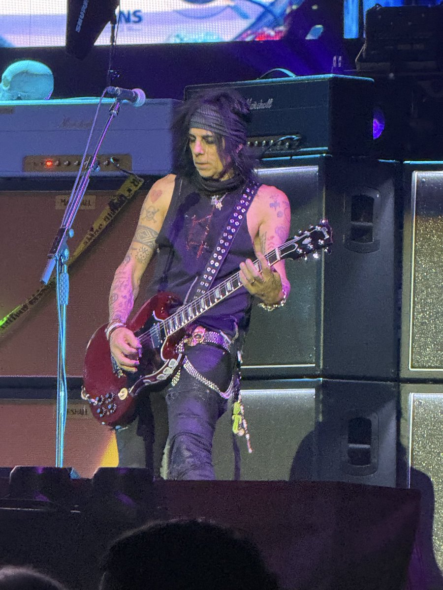 SookieStack53's tweet photo. Hollywood Vampires Boogieman Tour 2026! 

The guys were amazing! 🤘🦇

@hollywoodvamps https://t.co/txTLhGI83C