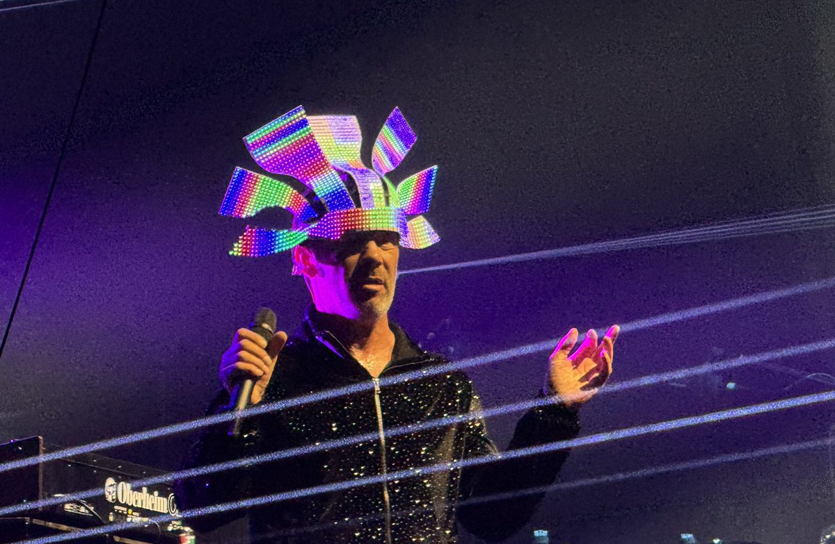 noname_records_'s tweet photo. Jamiroquai 来日ライブSUMMER SONIC東京MOUNTAIN STAGE セトリ
#jamiroquai #ジャミロ #summersonic #サマソニ #setlist
日本武道館以来実に9年ぶり来日ジャミロクワイは104分12曲 https://t.co/KqKpT1cgS4