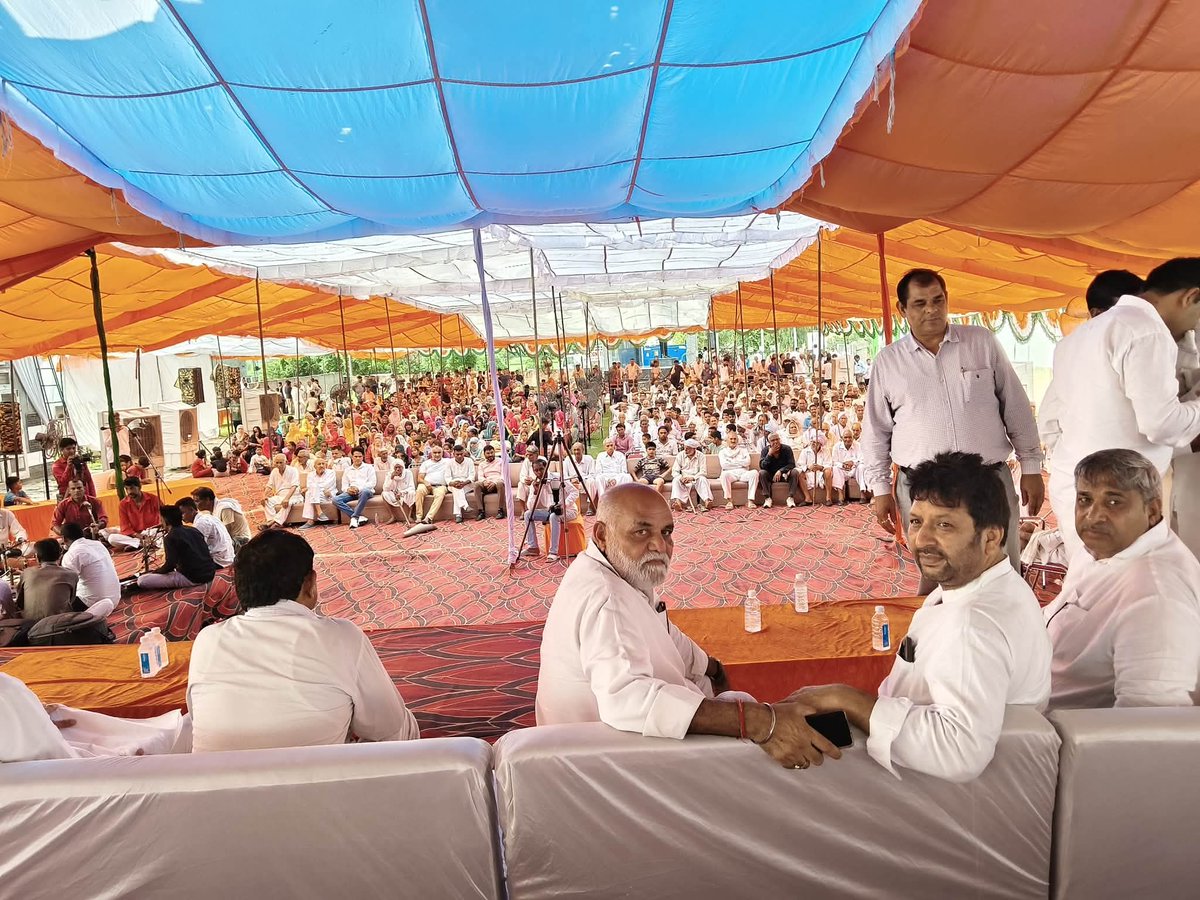 DccKarnal's tweet photo. आज करनाल जिले के गगसीना गांव में मेरे पारिवारिक मित्र एवं बड़े भाई श्री सरबजीत संधू जी द्वारा आयोजित एकता संकल्प समारोह में शामिल होने का अवसर मिला।
 इस अवसर पर मुझे जो मान-सम्मान और स्नेह दिया गया, उसके लिए मैं अपने बड़े भाई श्री सरबजीत संधू जी का हृदय से आभार व्यक्त करता हूं। https://t.co/0EsZokbWH2
