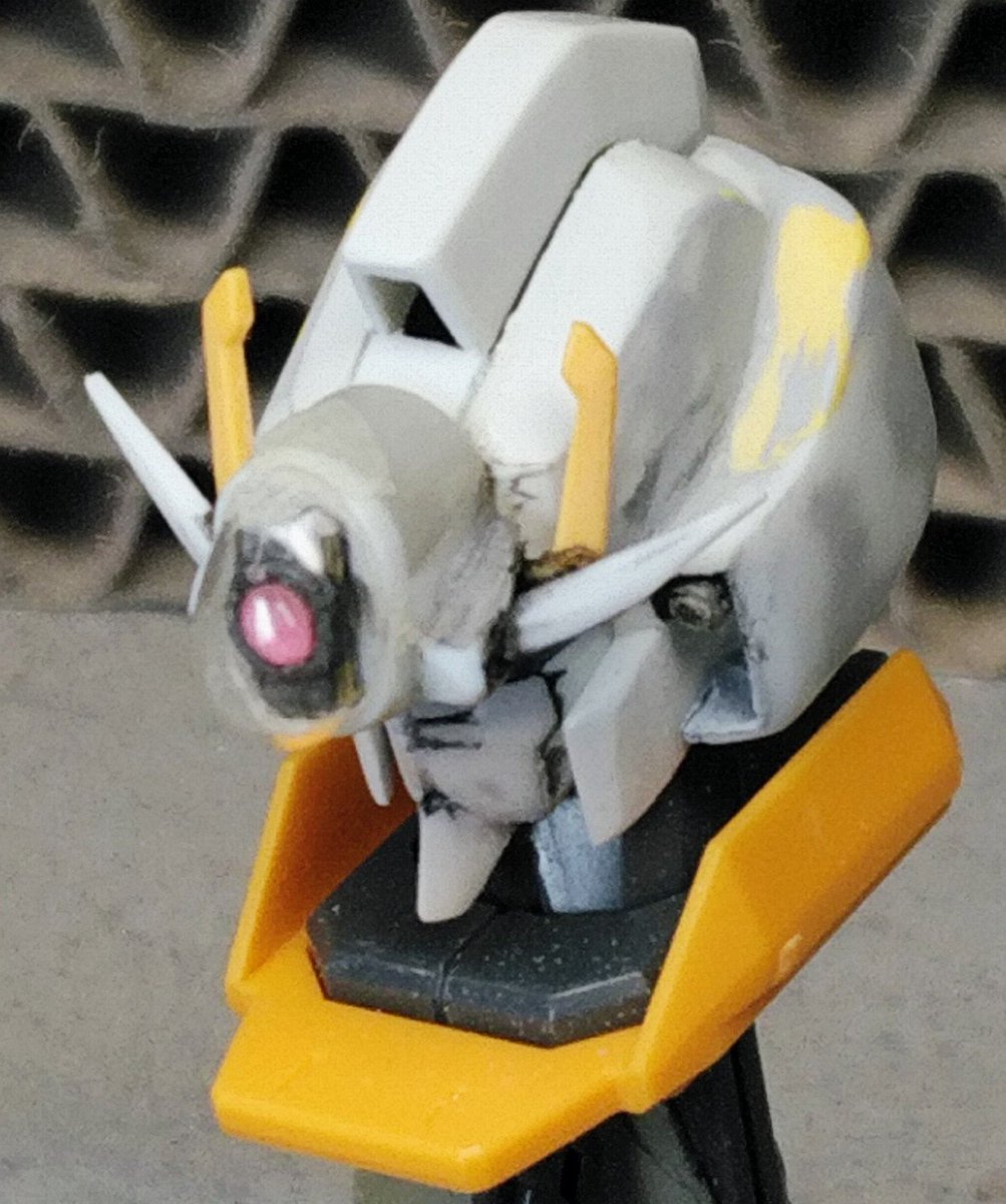 project Z GUSTAV 胸部の加工 胸部構成部品を切り刻み、再構築。 前後